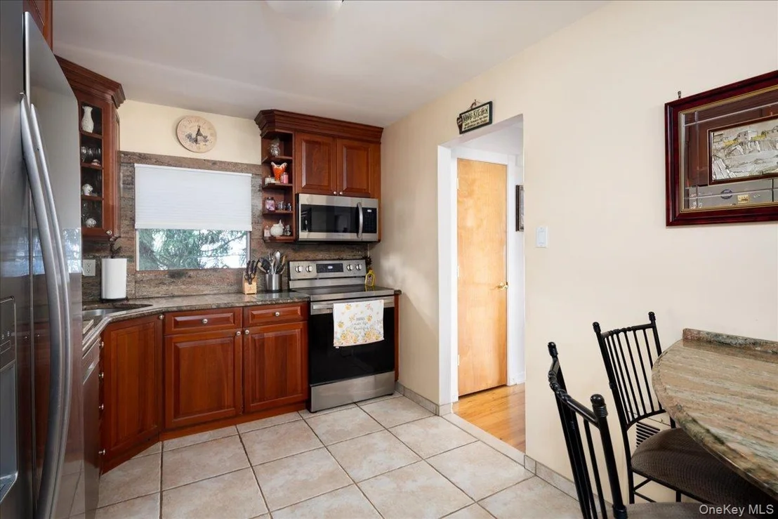 Photo of 242 Seidman Place
