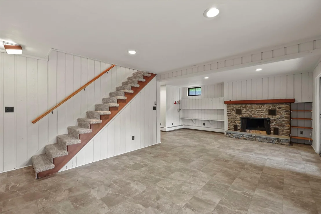 Photo of 1122 Lake View Road