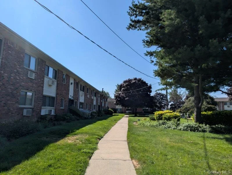 Photo of Unit 7B at 2435 Union Boulevard