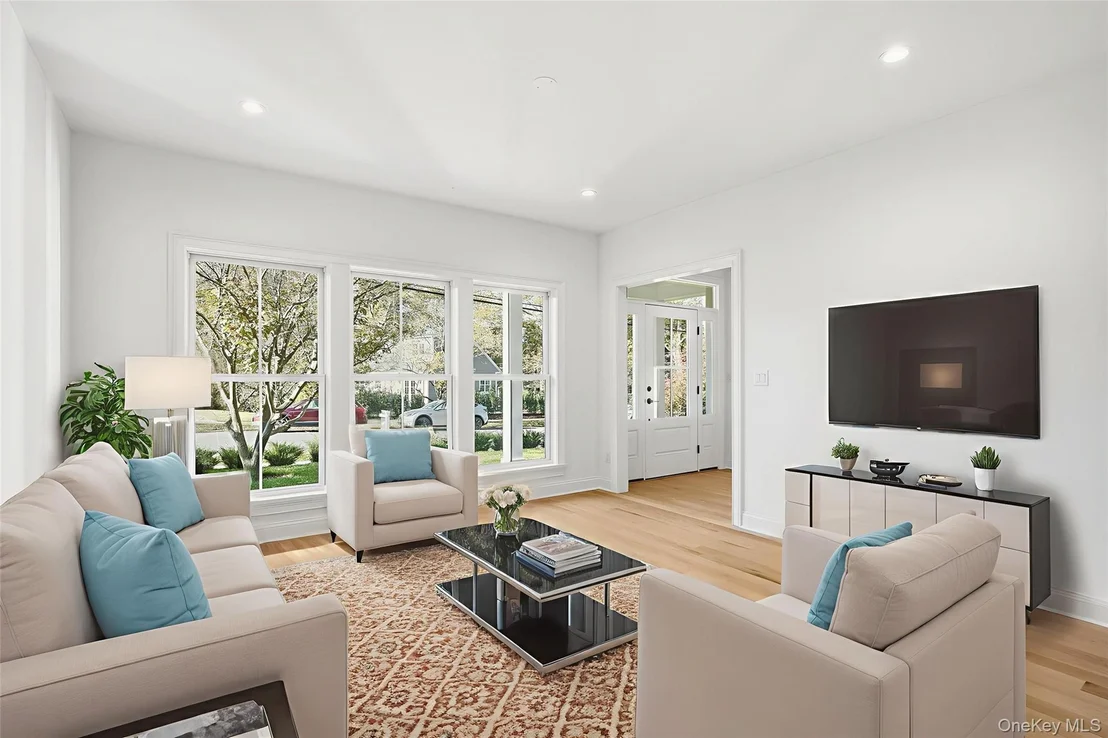 Photo of 76 Glen Oaks Drive