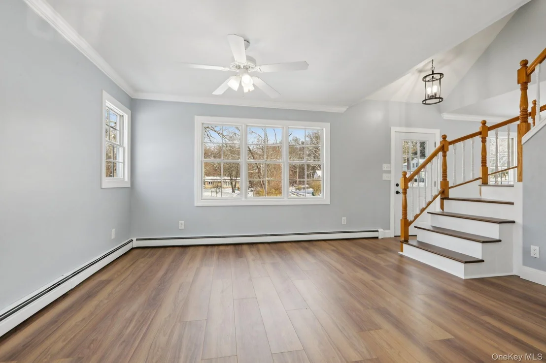 Photo of 95 Smithtown Road