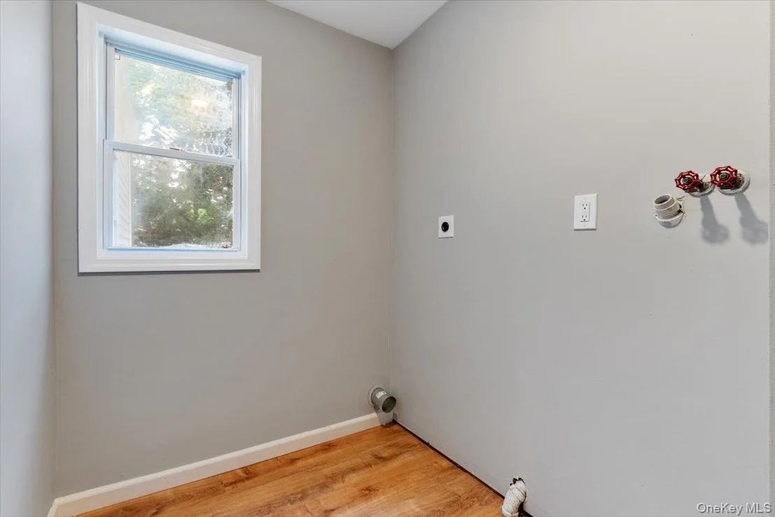 Photo of 685 Horseblock Road
