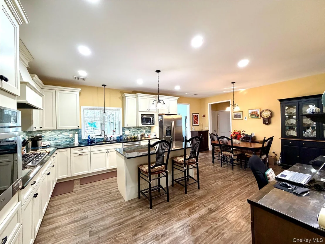 Photo of 155 Willow Tree Road