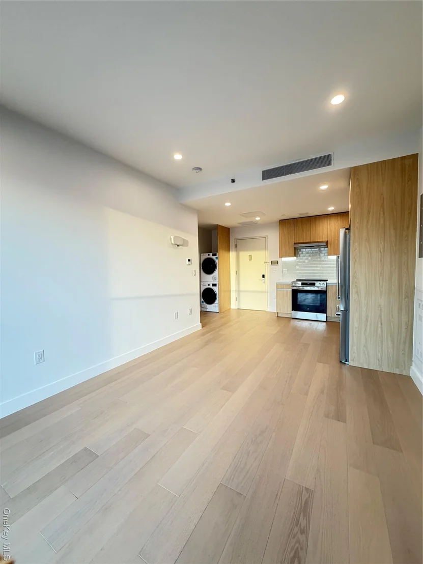 Photo of Unit 3D at 150-02 Northern Boulevard