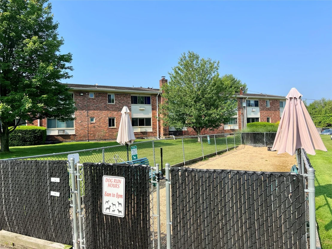 Photo of Unit 3A at 2453 Union Boulevard