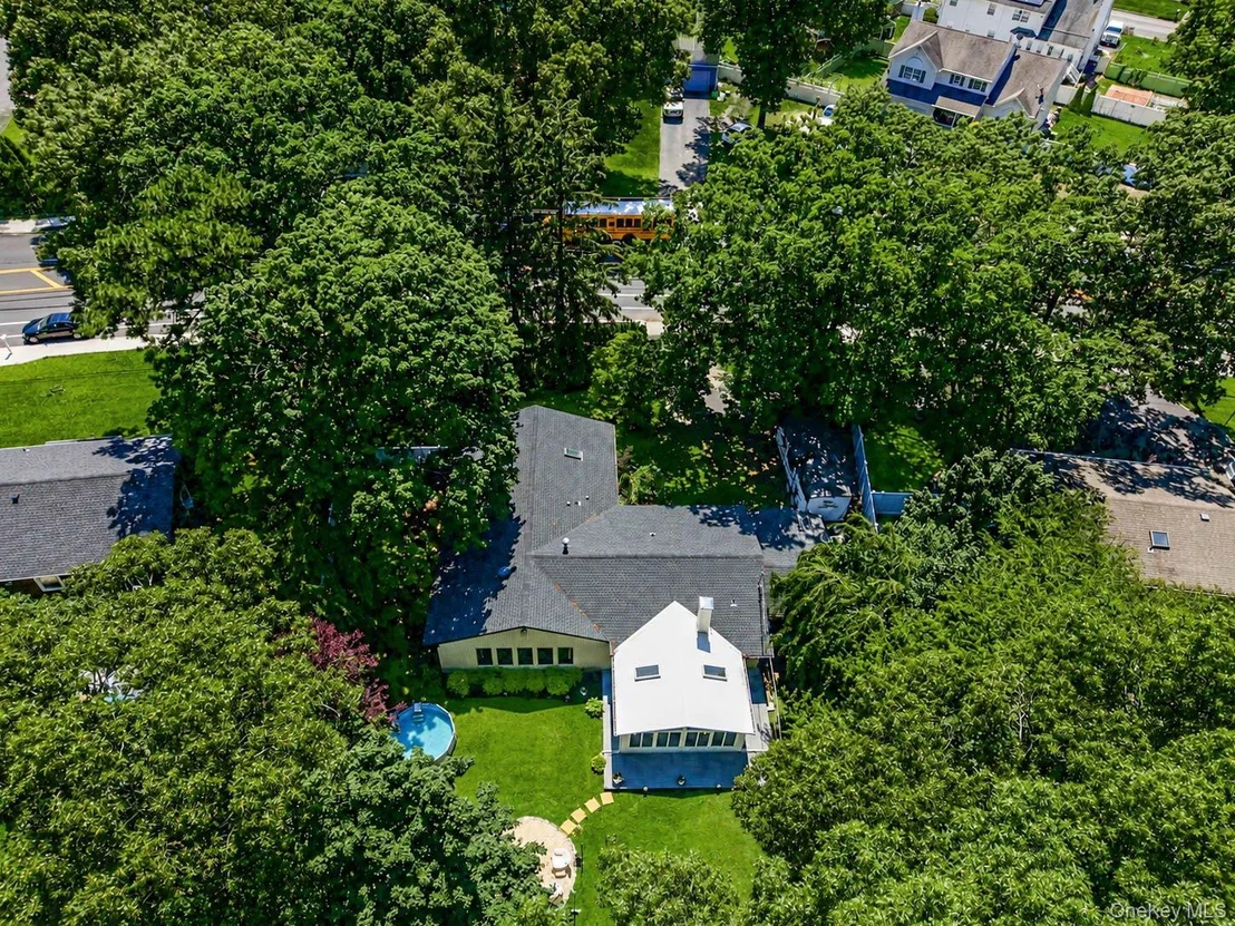 Photo of 1011 Old Town Road