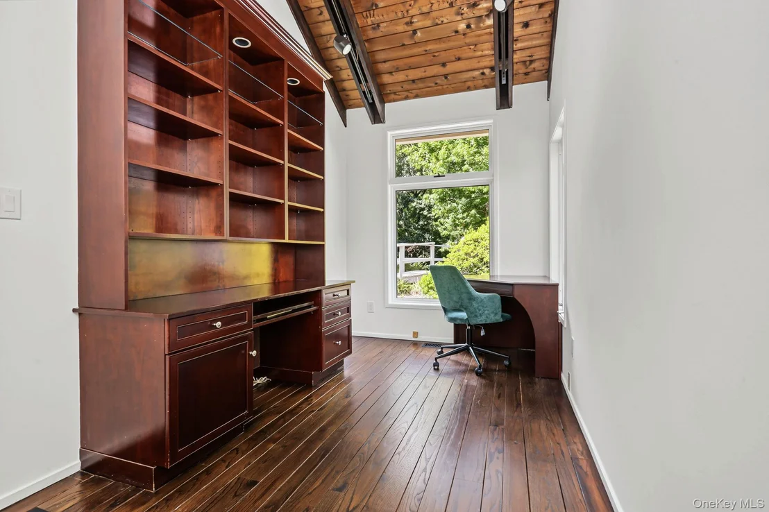 Photo of 4 Leatherstocking Lane