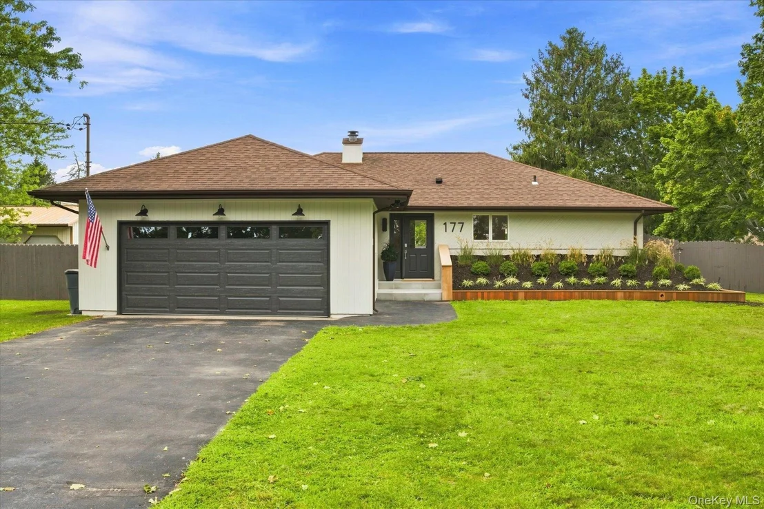 Photo of 177 Herricks Lane