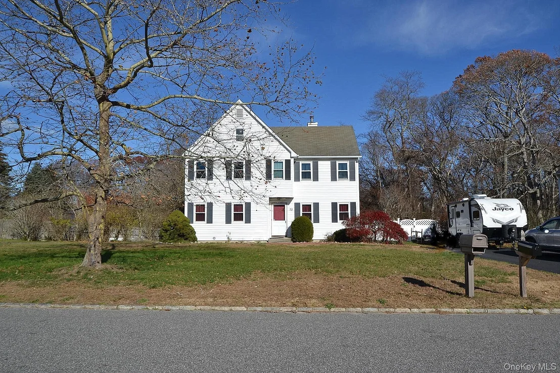 Photo of 72 Old Farm Road