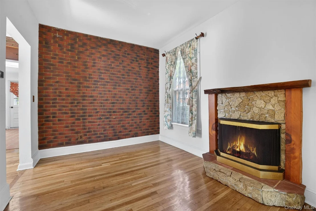 Photo of 33 Maurice Avenue