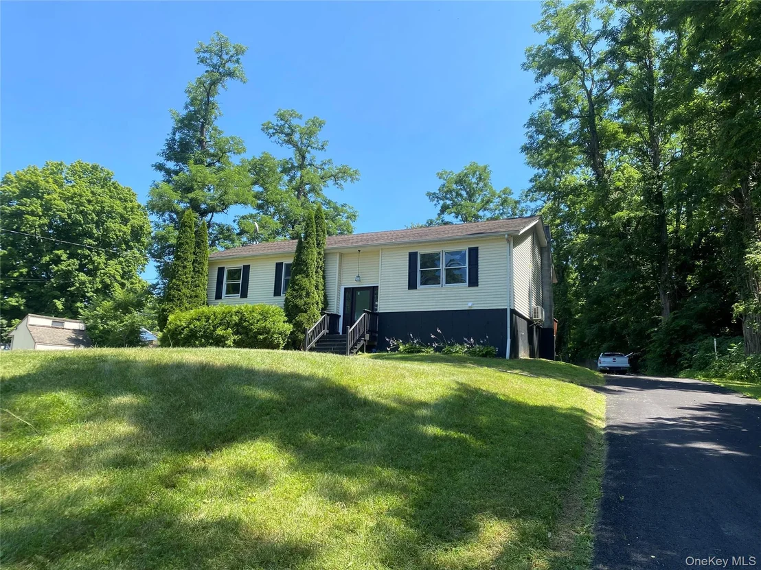 Photo of 619 Creekside Road