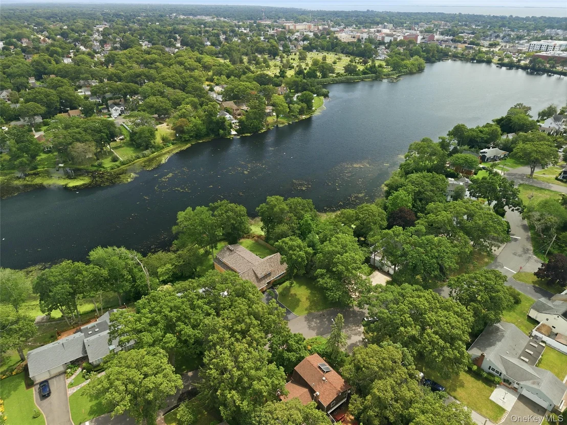 Photo of 107 Lake Shore Drive