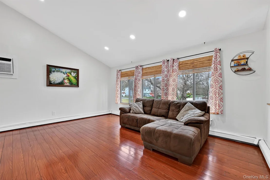 Photo of 22 Cambridge Circle