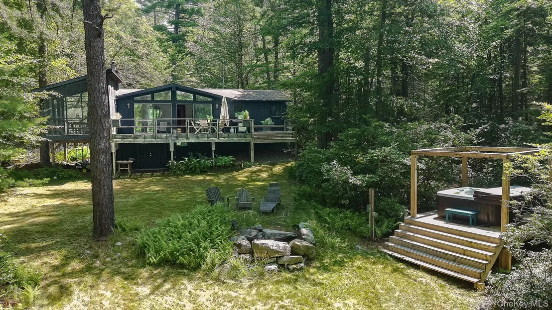 Photo of 1289 Plank Road