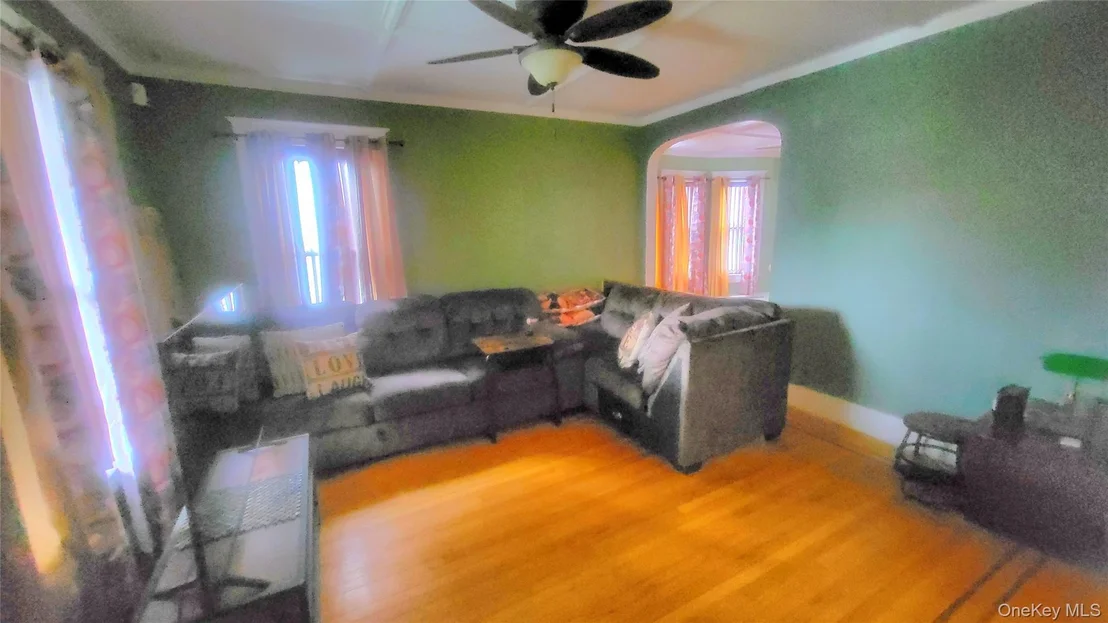 Photo of 10 Corlies Avenue