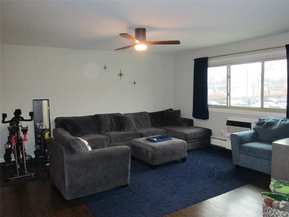 Photo of Unit 7B at 2435 Union Boulevard