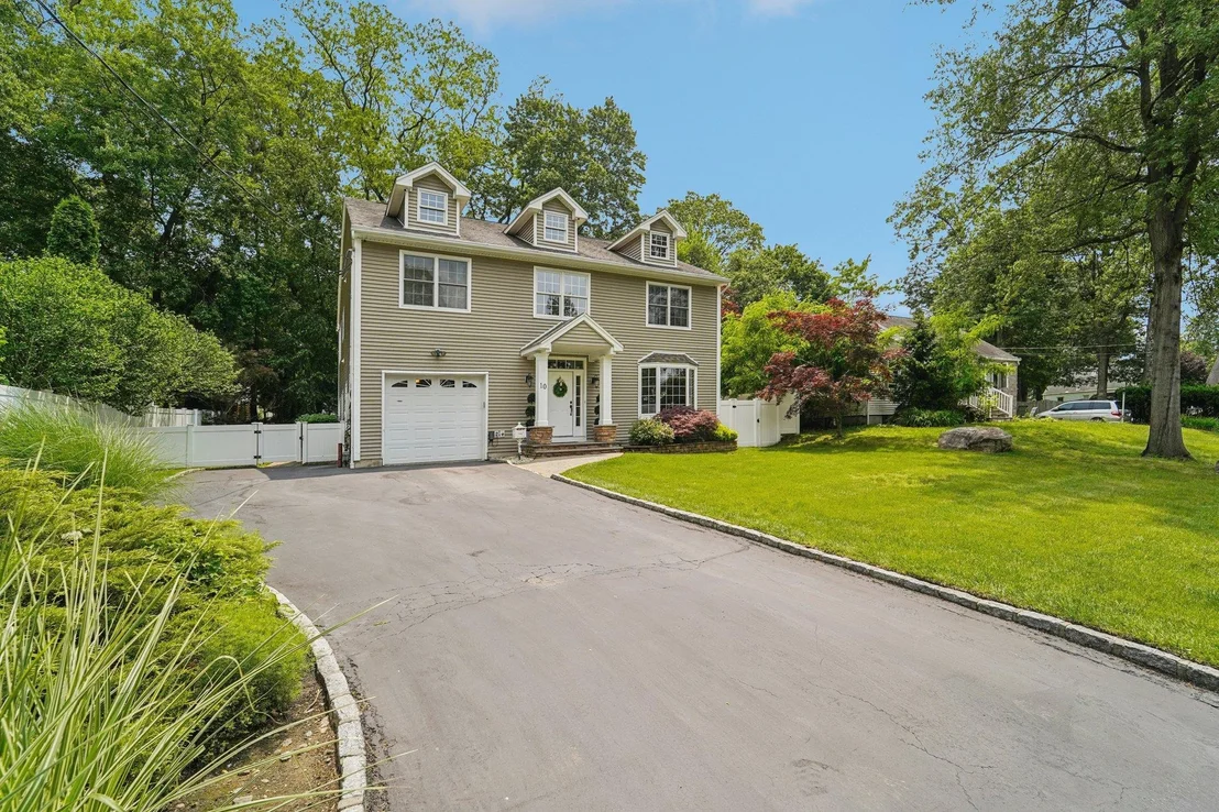 Photo of 10 Willow Drive