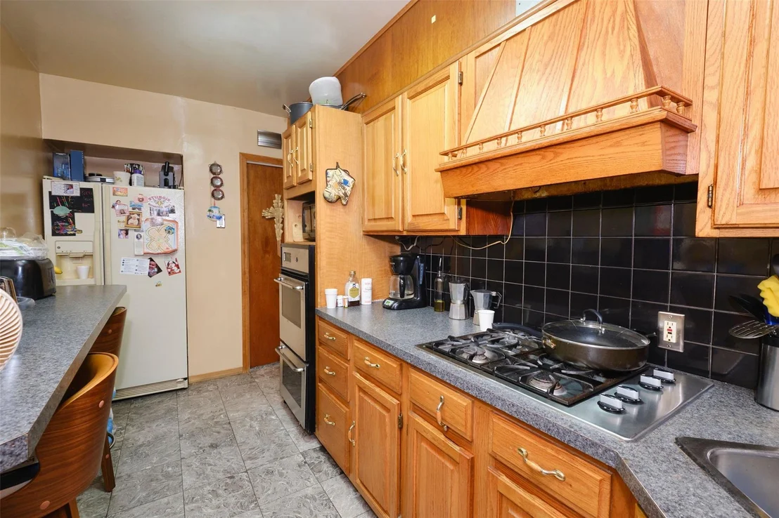 Photo of 284 Hemlock Street