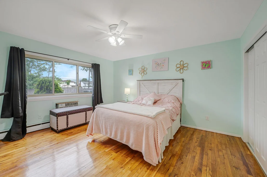 Photo of Unit 37A at 2453 Union Boulevard