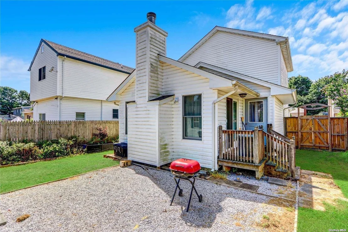 Photo of 103 Lynbrook Drive