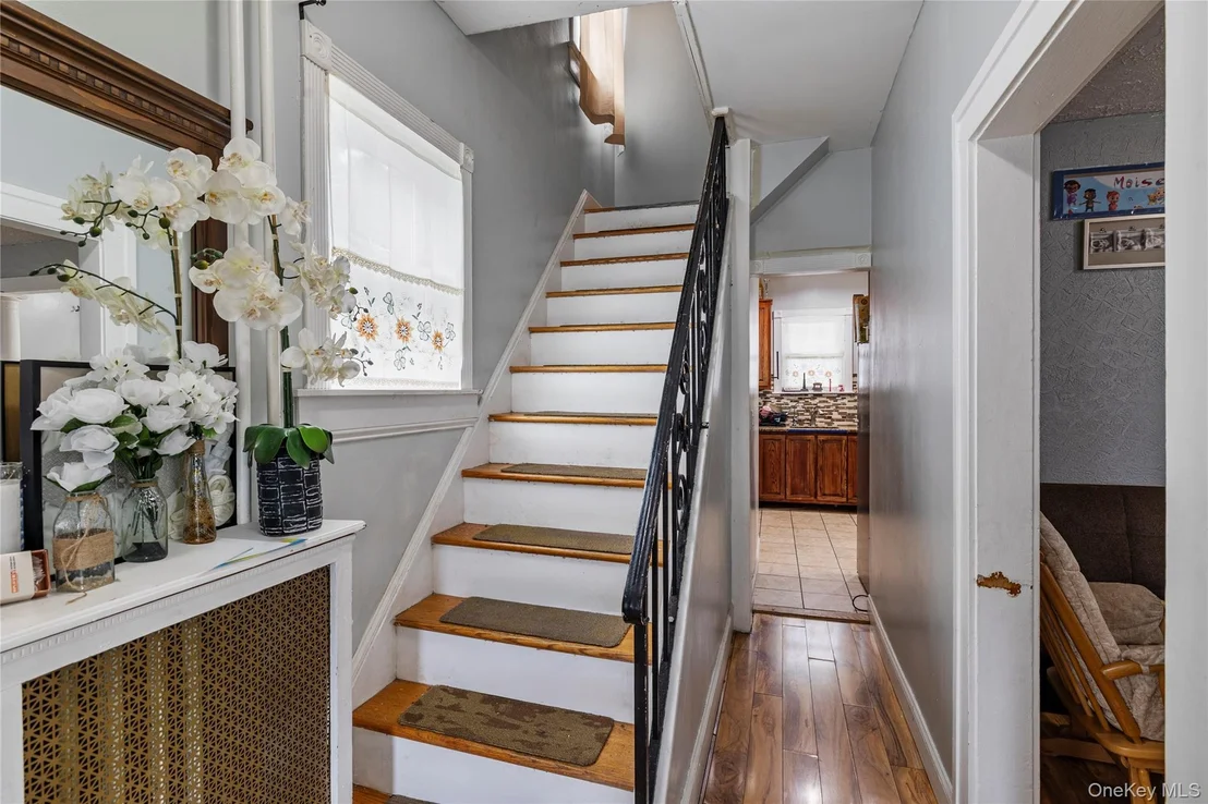 Photo of 64 Maple Avenue