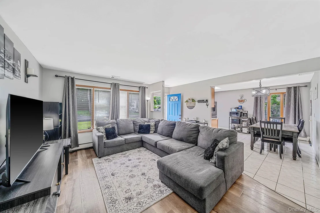 Photo of 43 Wavecrest Drive