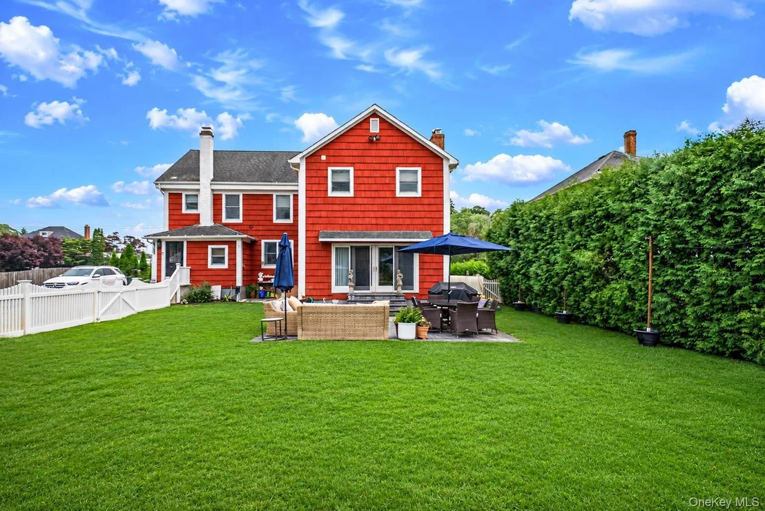 Photo of 312 Riverside Drive