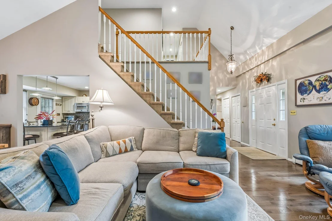 Photo of 302 Maple Avenue