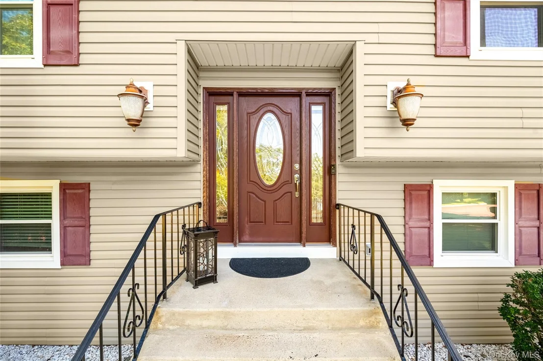 Photo of 4 Rockridge Drive