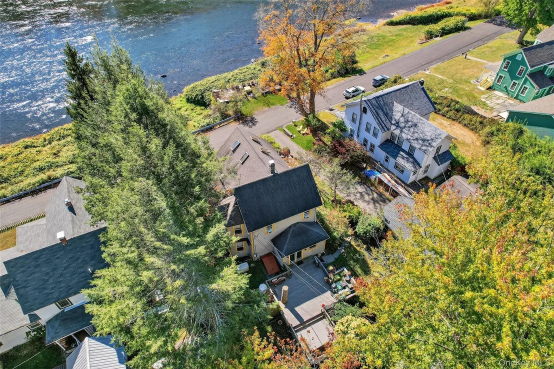 Photo of 48 River Road