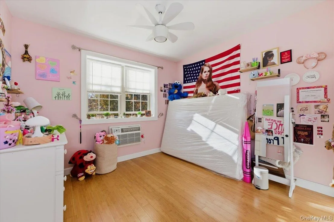 Photo of Unit 3 at 2853 Ely Avenue