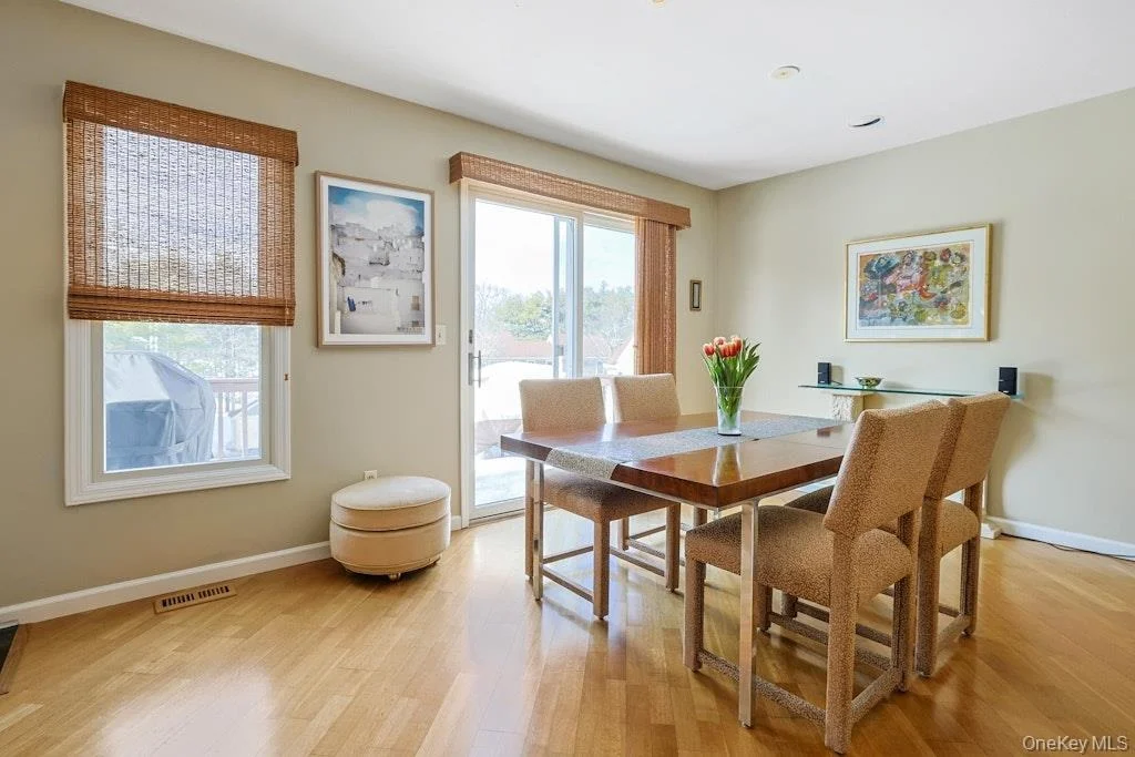 Photo of 1303 Regent Drive