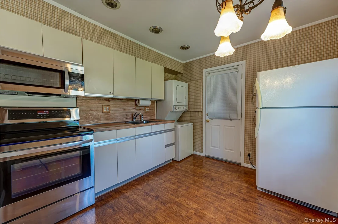 Photo of 93 Barnyard Lane