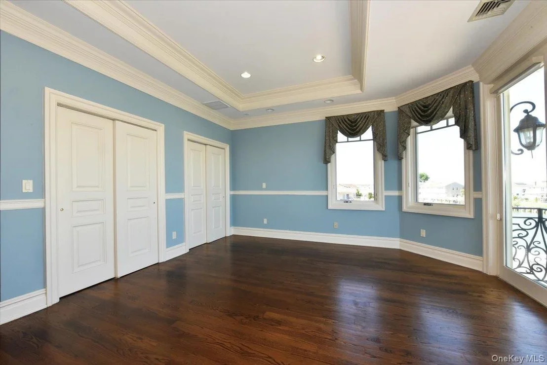 Photo of 3510 Riverside Drive