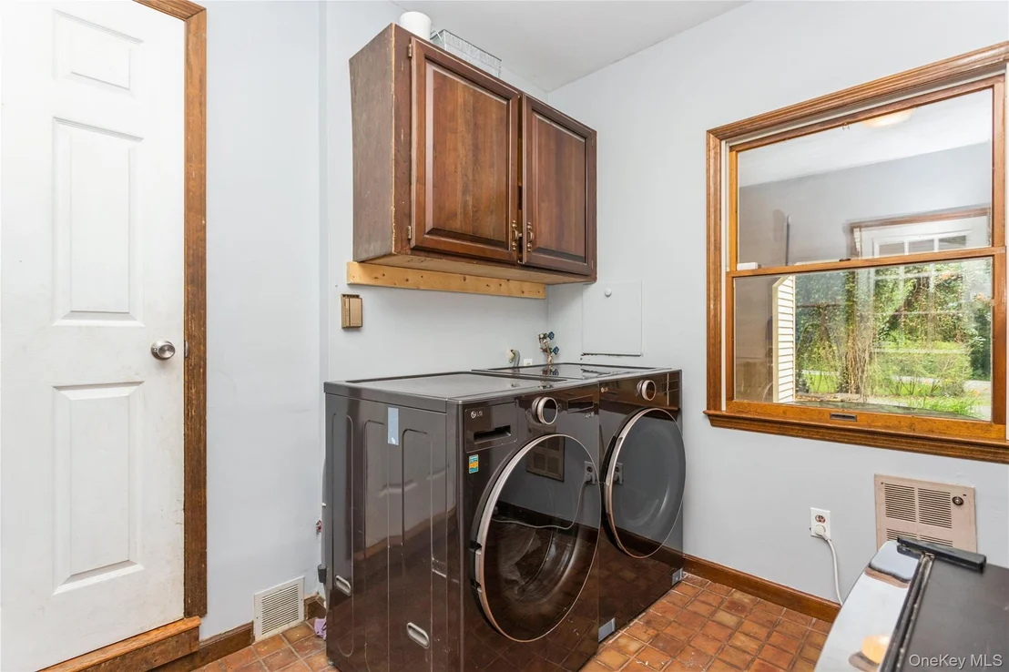 Photo of 324 Garrison Woods Lane