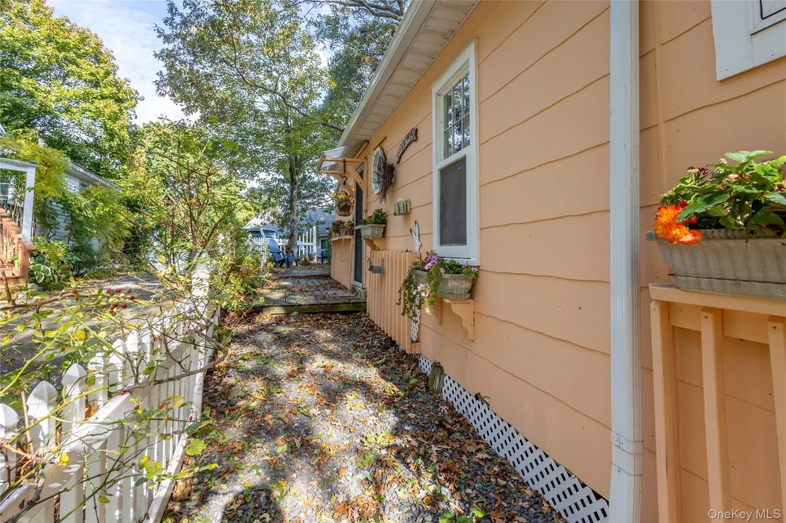 Photo of 10 Acorn Path