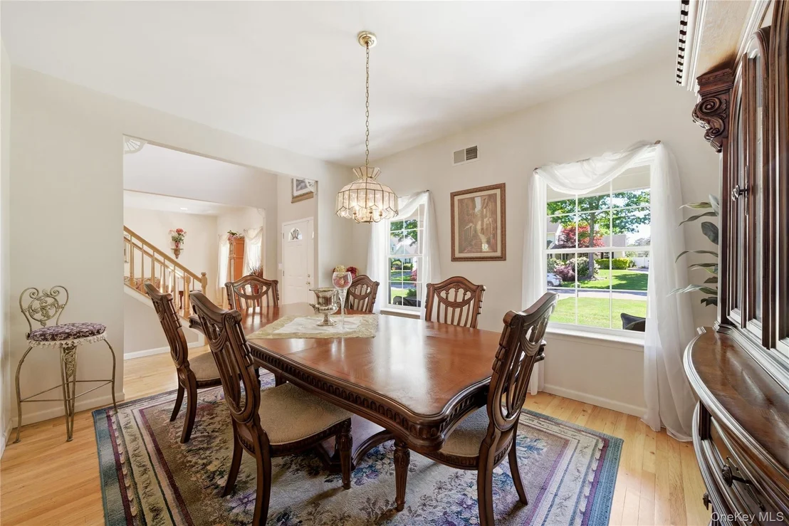 Photo of 9 Ridgefield Drive