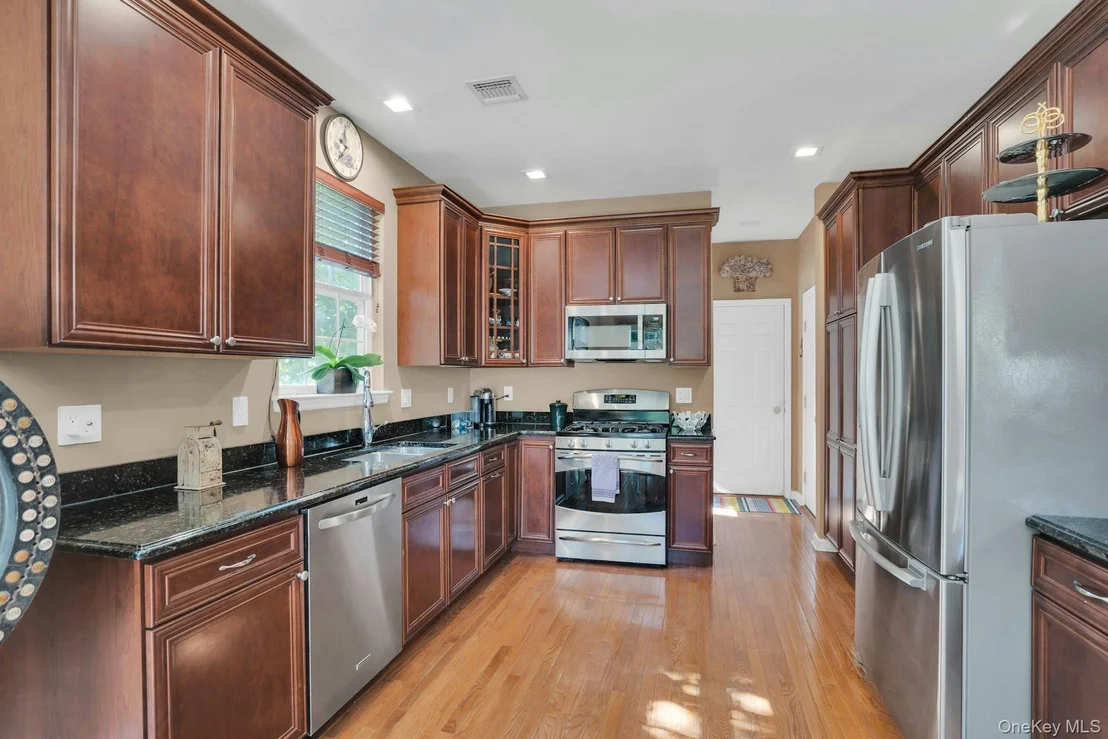 Photo of 420 Stonecrop Road