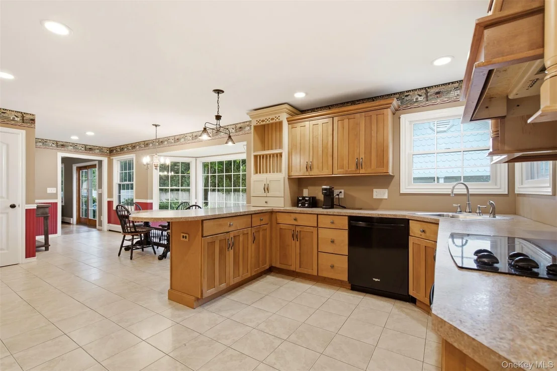 Photo of 83 Hedgerow