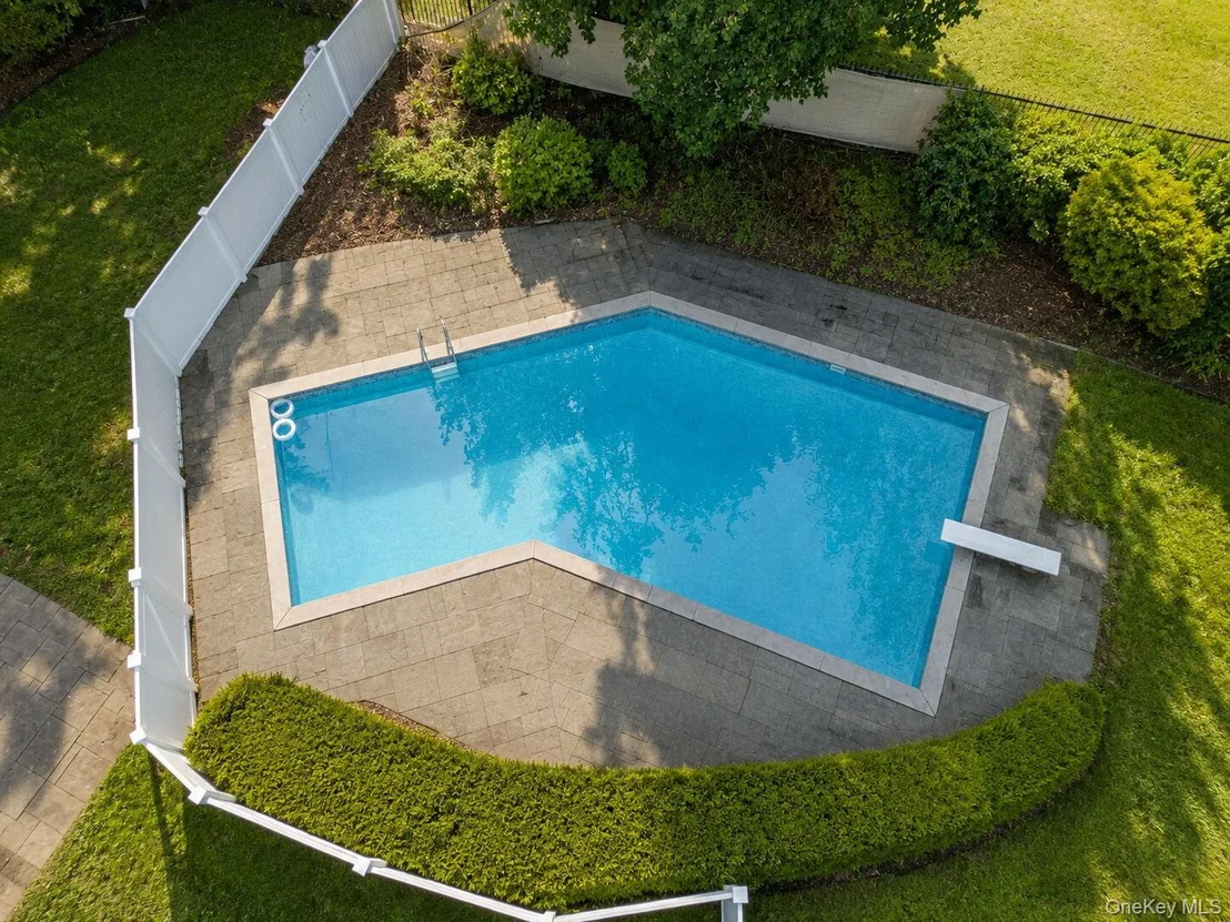 Photo of 132 Hilltop Road