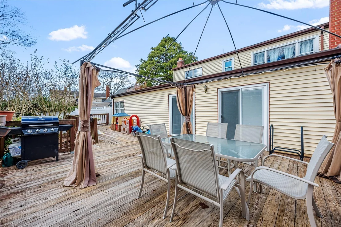 Photo of 2091 North Drive