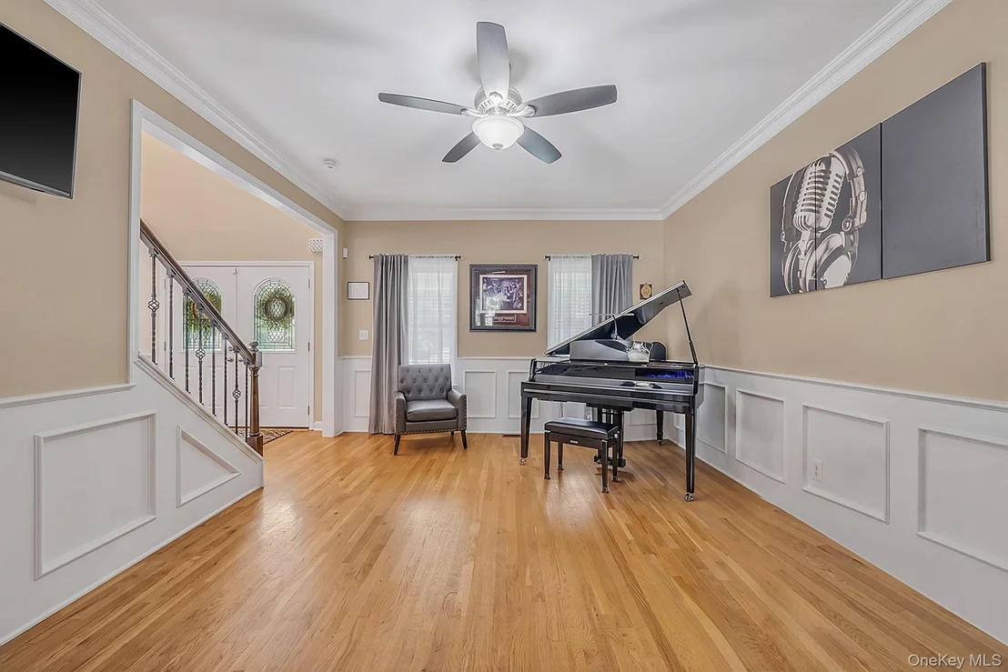 Photo of 62 Ridgefield Drive