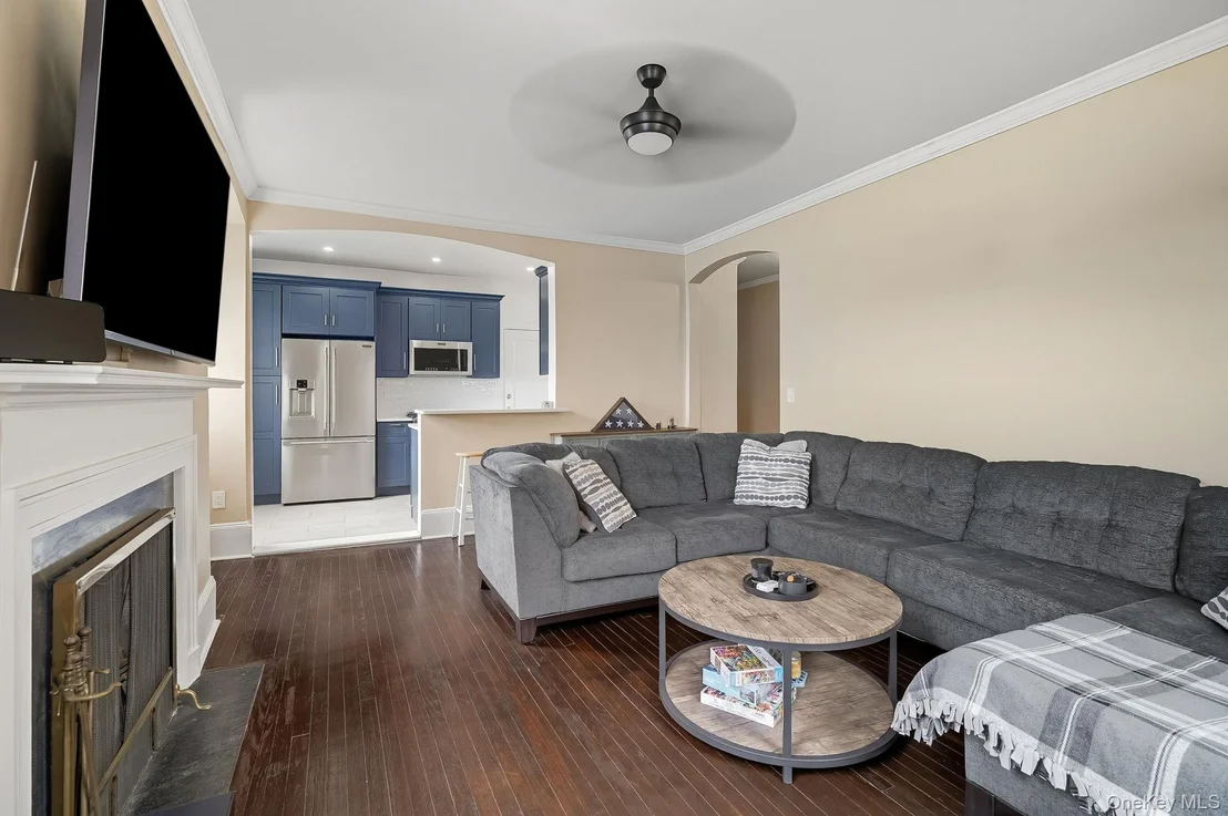 Photo of Unit 5A at 830 Bronx River Road