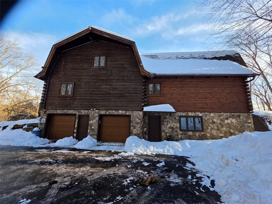 Photo of 1644 Lakes Road