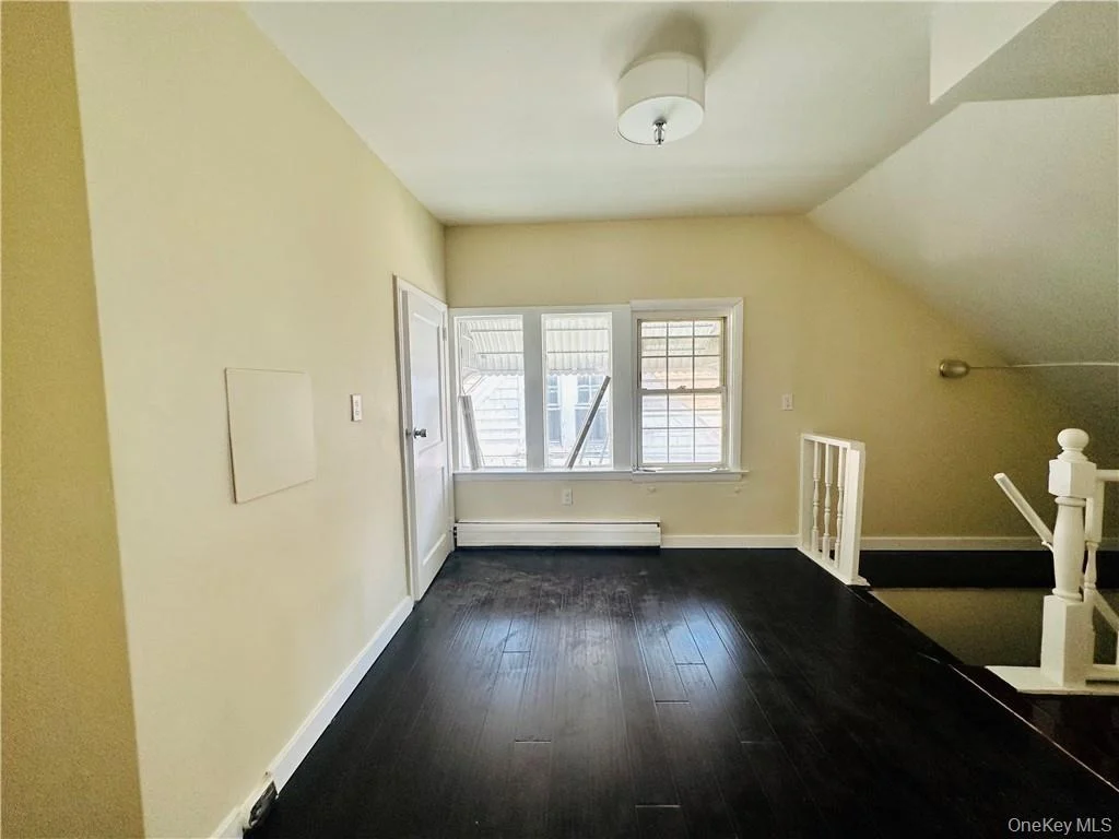 Photo of 32 Hooker Avenue