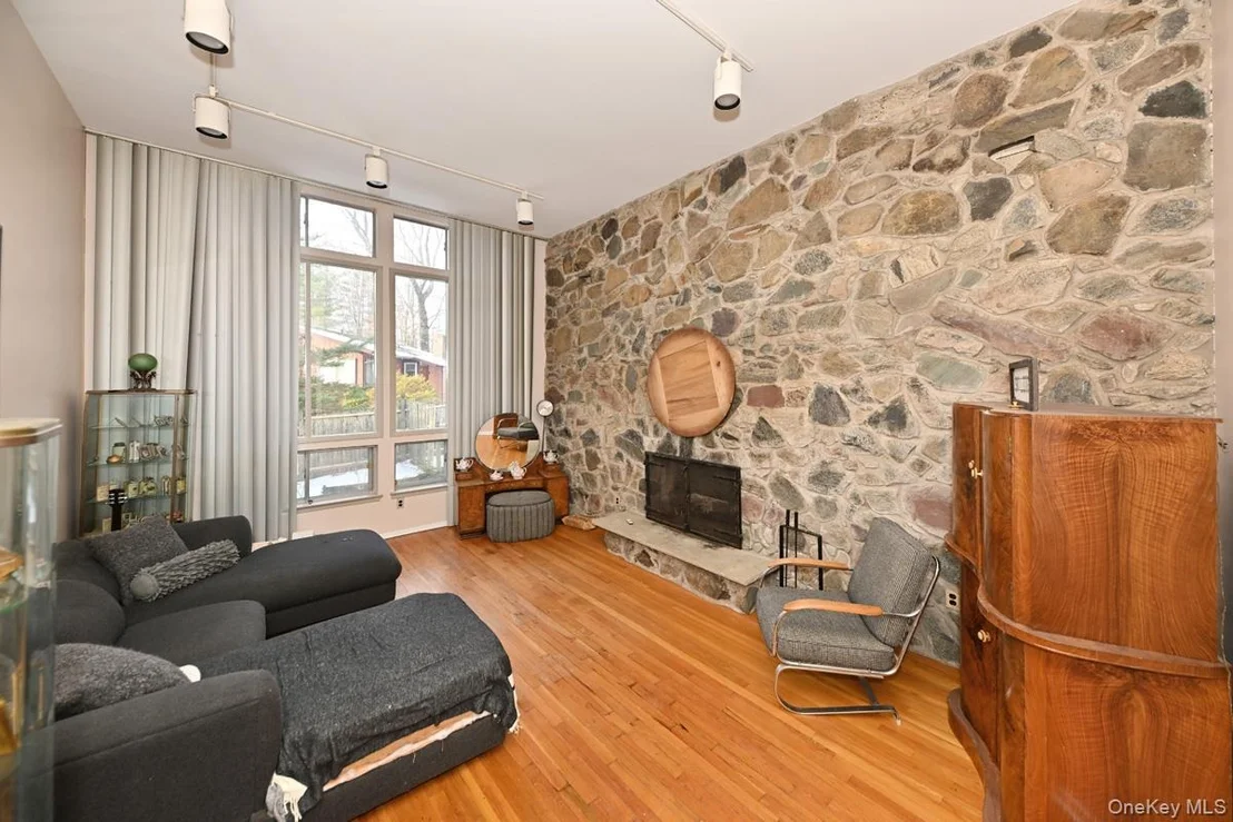 Photo of 11 Lomond Avenue