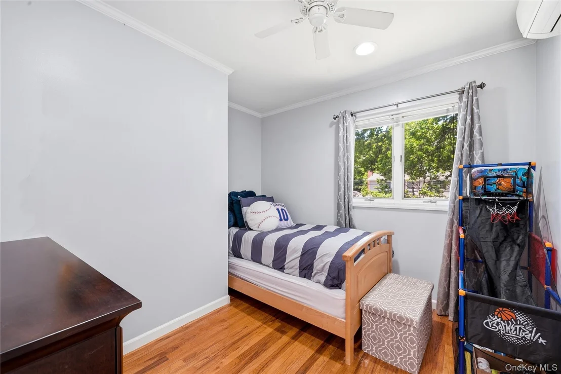 Photo of 634 Morrison Street