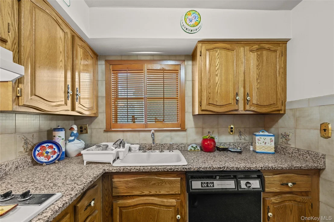 Photo of 900 Vincent Avenue