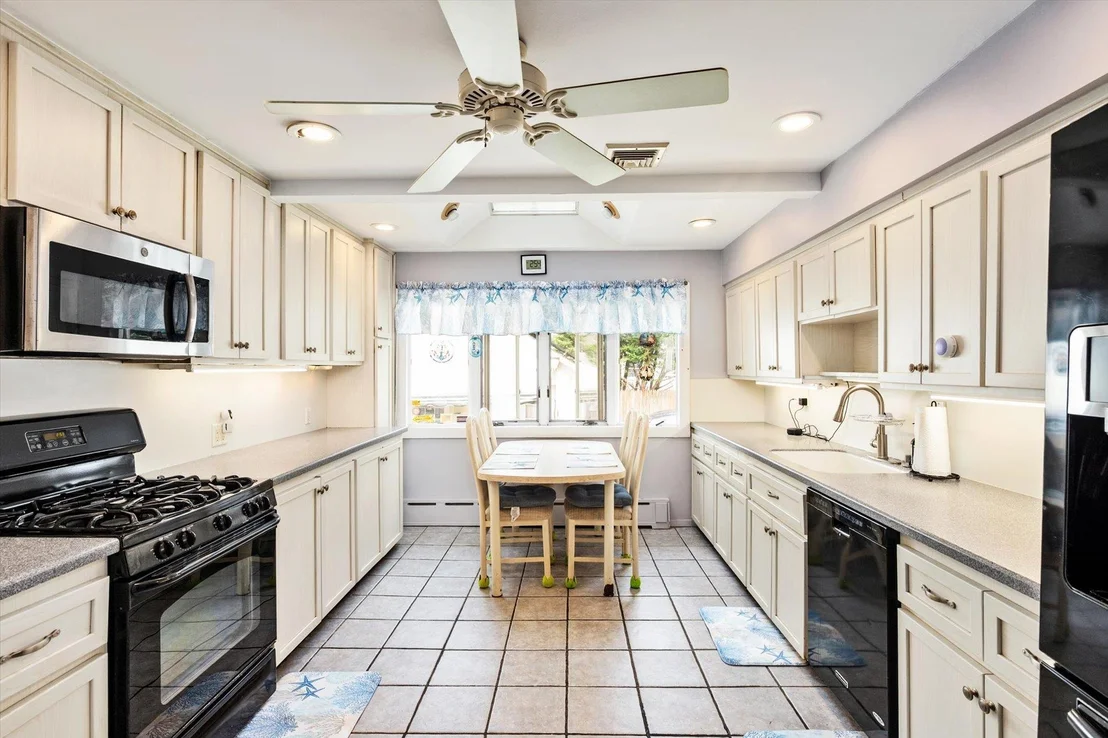 Photo of 696 Madison Avenue