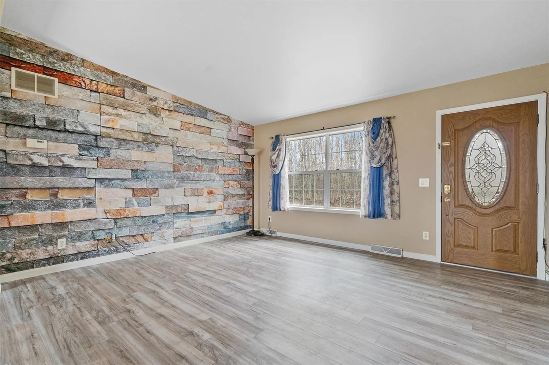 Photo of 371 Fosler Road